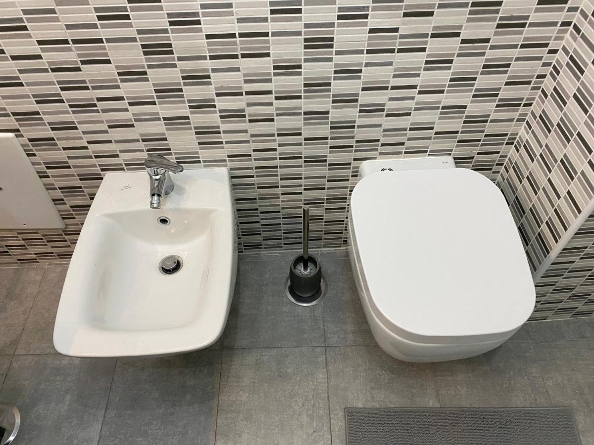 B&B Historic Center Apartments Наполи Екстериор снимка